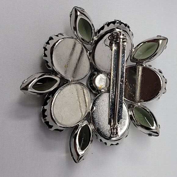 Vintage 60s Flower Brooch Pin Dark Green Lucite Cabochon and Rhinestone Prong Se - Picture 3 of 5